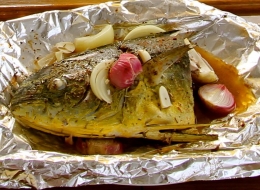 Gebackener goldmakrelenkopf zum frühstück auf wunsch von unseren gästen aus estland