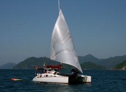 Katamaran Full Steam mit screecher in der nähe von Phuket