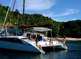 Katamaran Full Steam segeln in Thailand