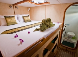 Catamaran Mahayana King Size Cabin 2