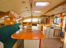 Catamaran Mahayana Saloon