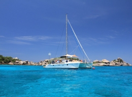 Katamaran Nakamal vor Similan